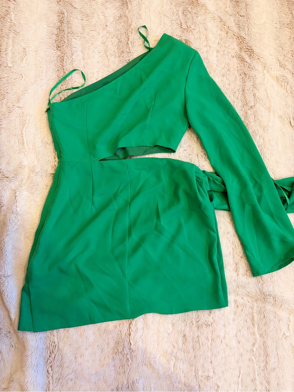 💚 RNWY Runaway The Label Estella Green Cutout One Shoulder Mini Dress Revolve - Picture 15 of 16